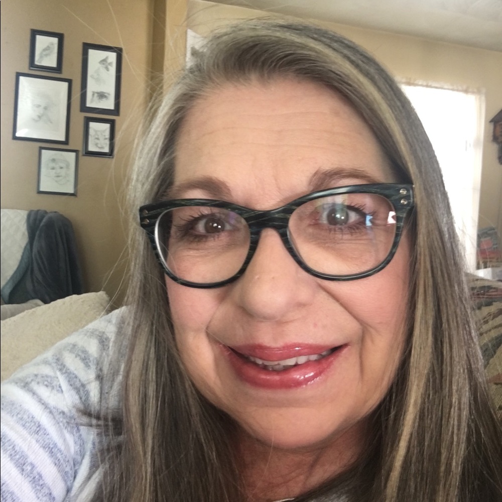 Meet your Posher, Vicky